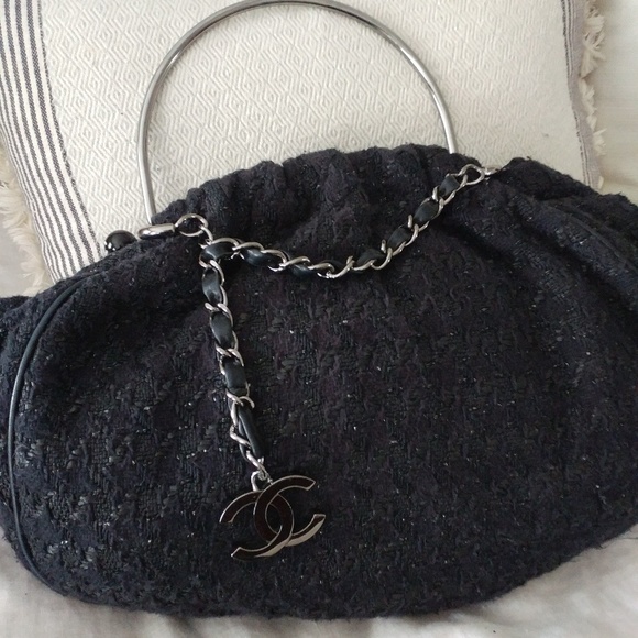 CHANEL Handbags - Authentic Chanel Tweed Boucle Knitting Bag - Black